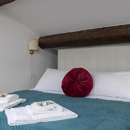 Nice Lovely Attic For 4 Person With Wifi - A/C-3